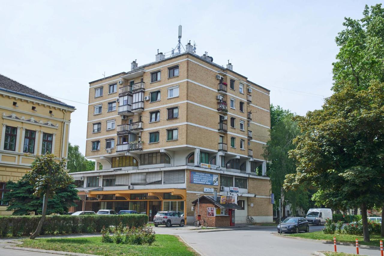 Apartman Ana Bečej エクステリア 写真